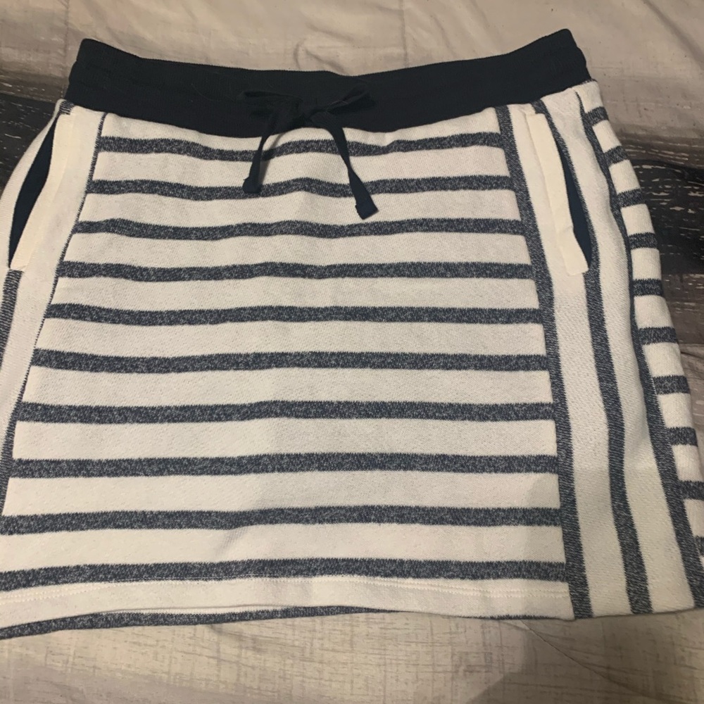 Terry cloth Jones NY skirt. Size M.